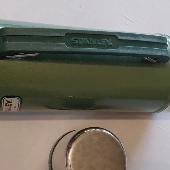 Classic Aladdin Stanley Thermos Vacuum Bottle 1.1 Quart - Picture 3 of 9